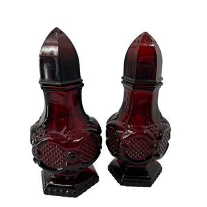 Avon vintage salt pepper shakers glass 1876 Cape Cod Ruby Red collection